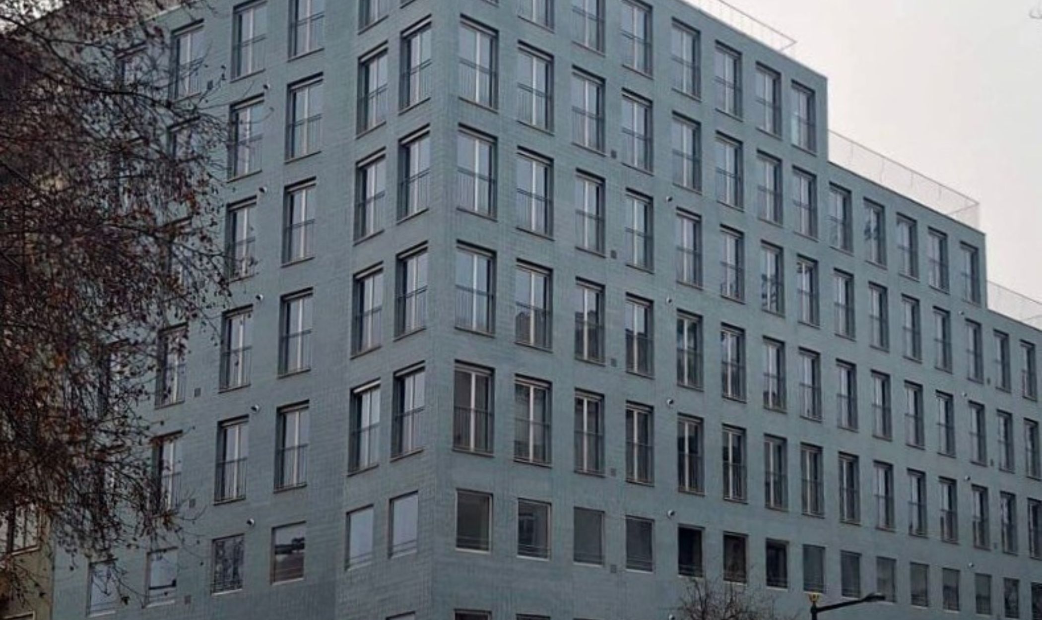 CONSTRUÇÃO DE UM IMÓVEL NA PRAÇA JOSÉ FONTANA E NA RUA SOUSA MARTINS