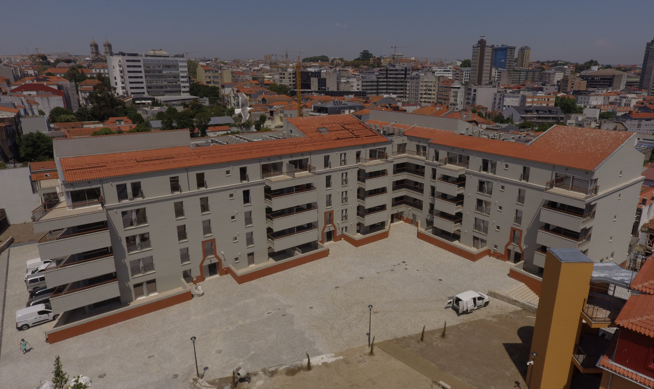 CONSTRUÇÃO DE 117 APARTAMENTOS NA QUINTA DO PINHEIRO