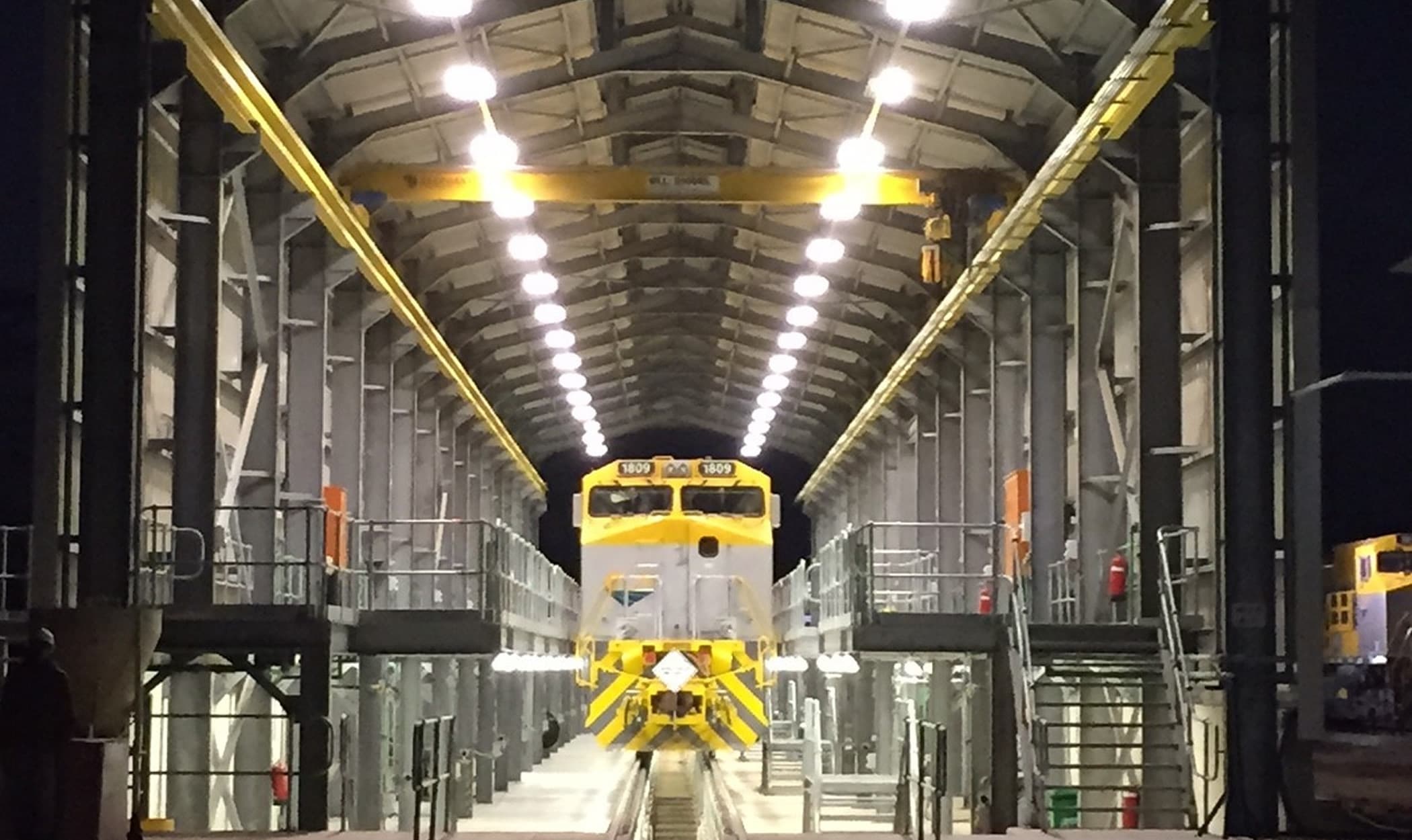 Oficinas de manutenção das locomotivas e vagões em Nacala
