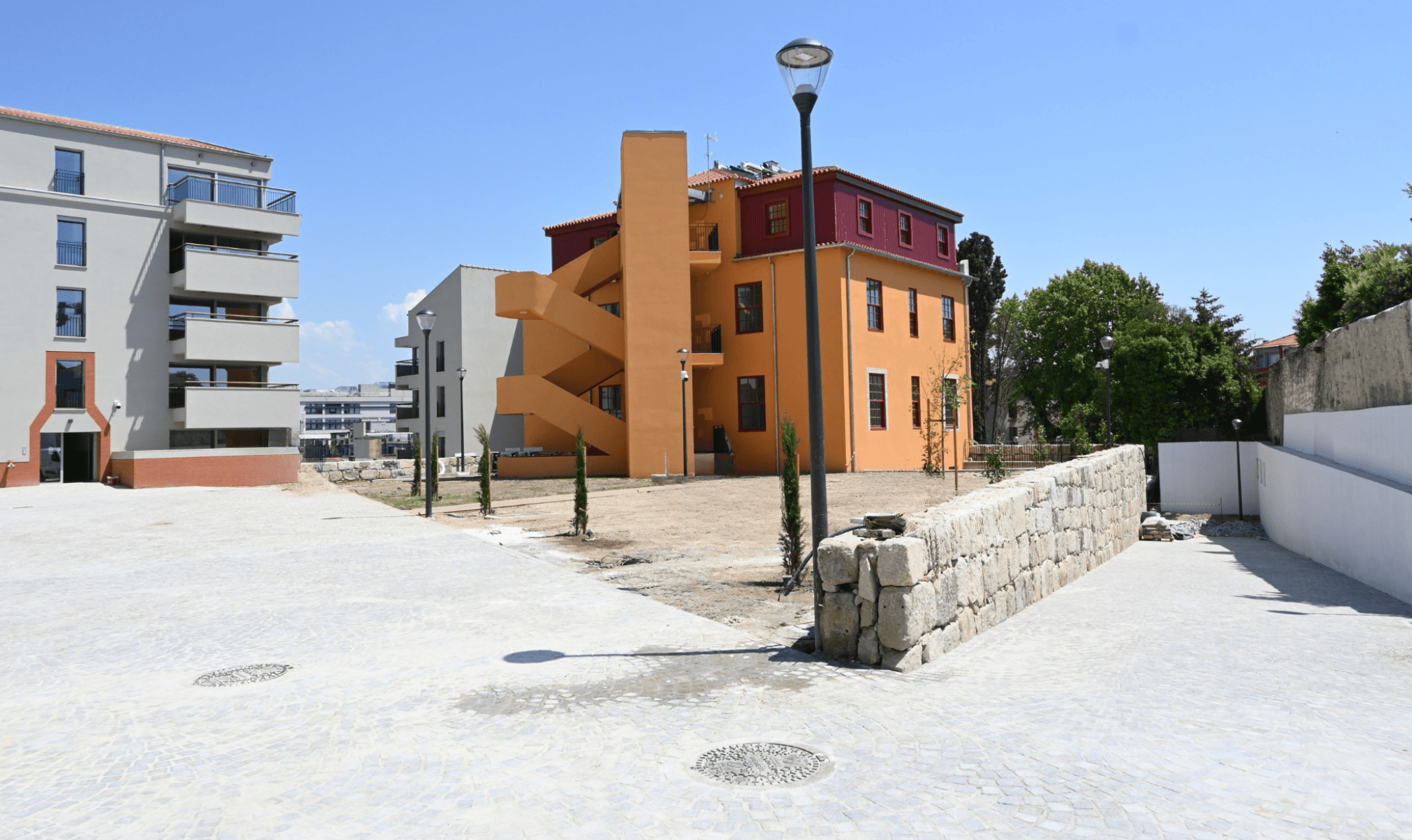 CONSTRUÇÃO DE 117 APARTAMENTOS NA QUINTA DO PINHEIRO