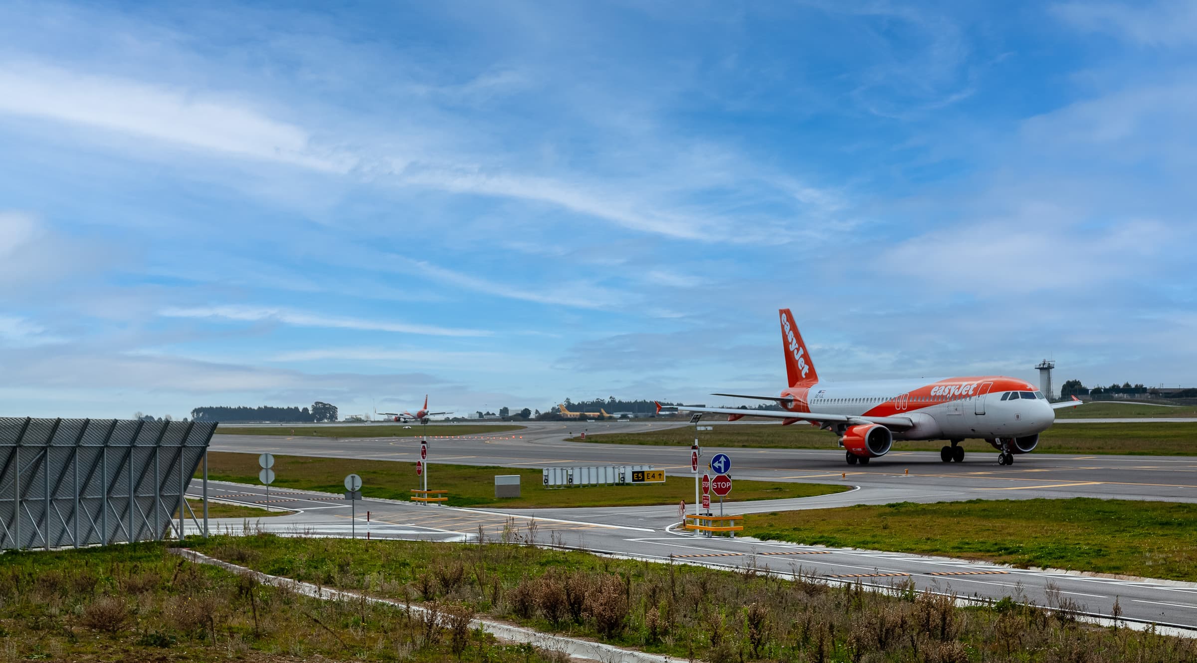 Ampliação do caminho de circulação F, do Aeroporto Sá Carneiro